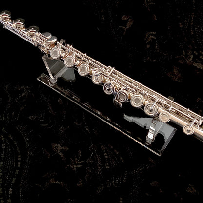 Amadeus 680 #2302359 Pre-Owned Flute